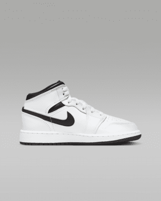 Air Jordan 1 Mid Older Kids' Shoes