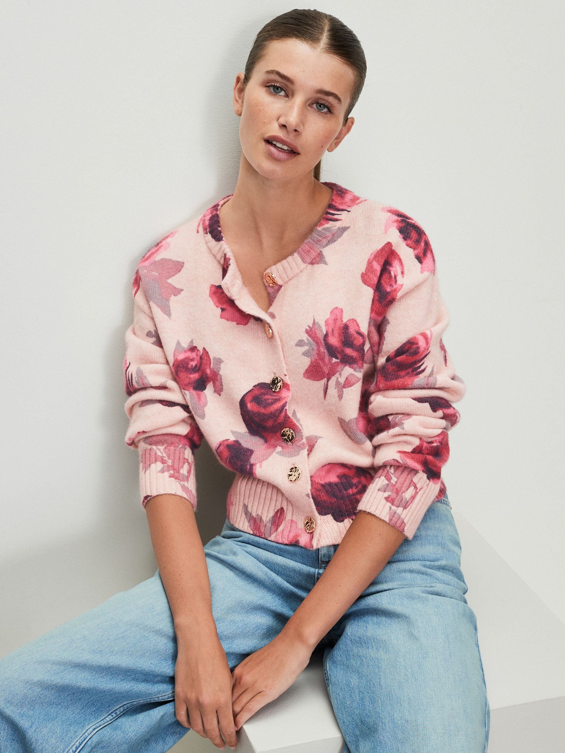 Roze met bloemenprint - Gebreid vest met ronde hals