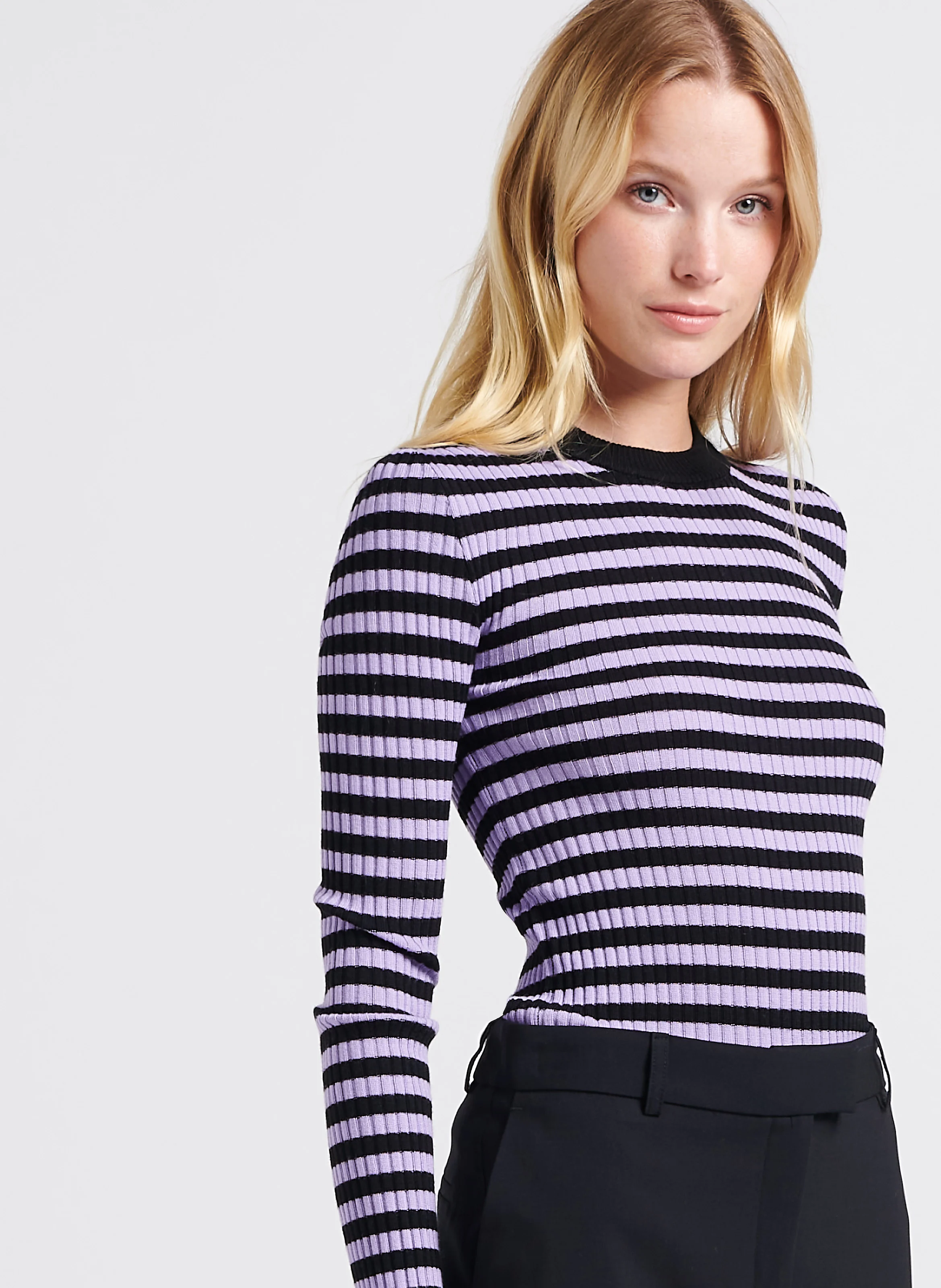 Pull col rond rayé en laine | Noir