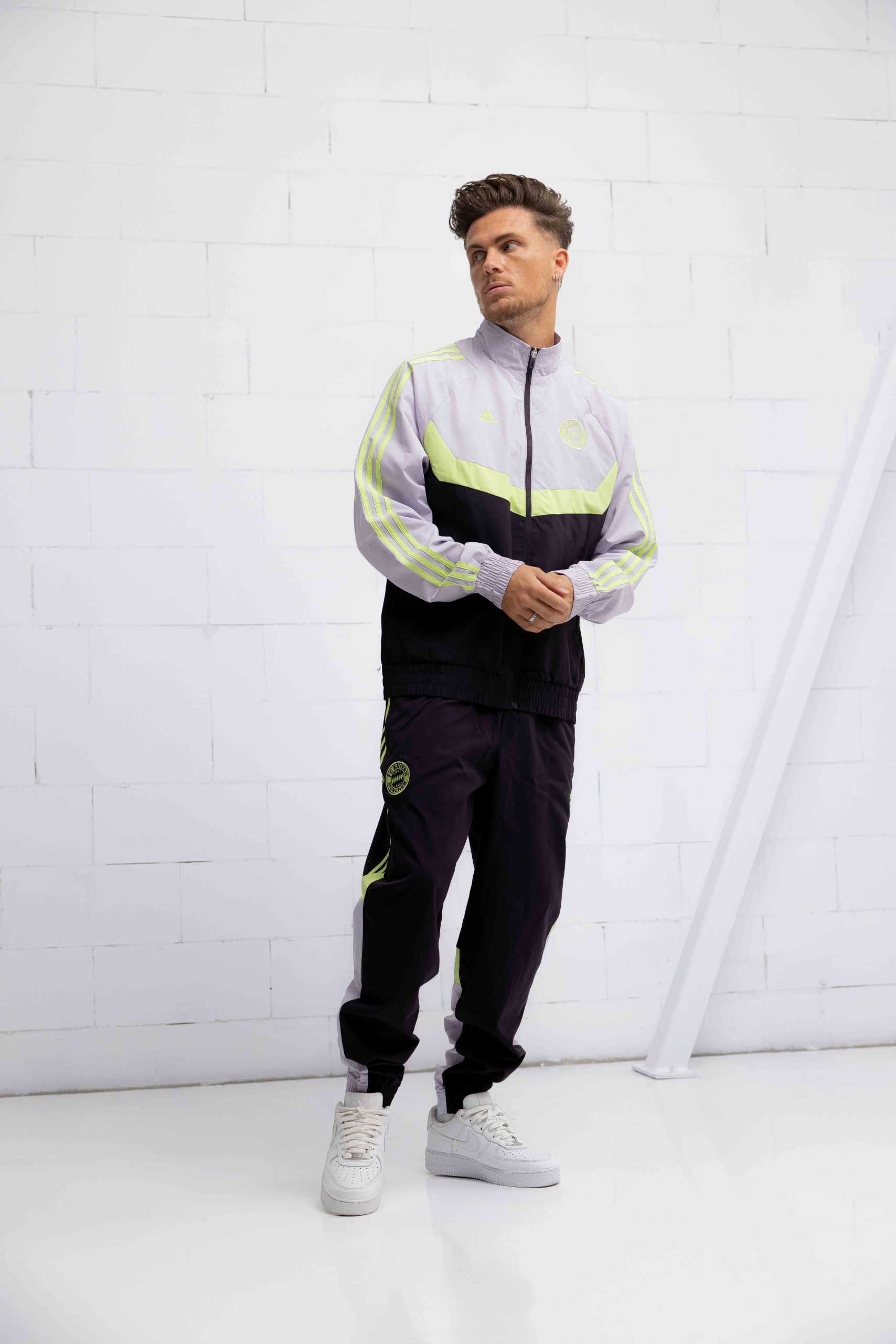 F.C. Bayern München Woven Trainingspak Senior 2023/2024