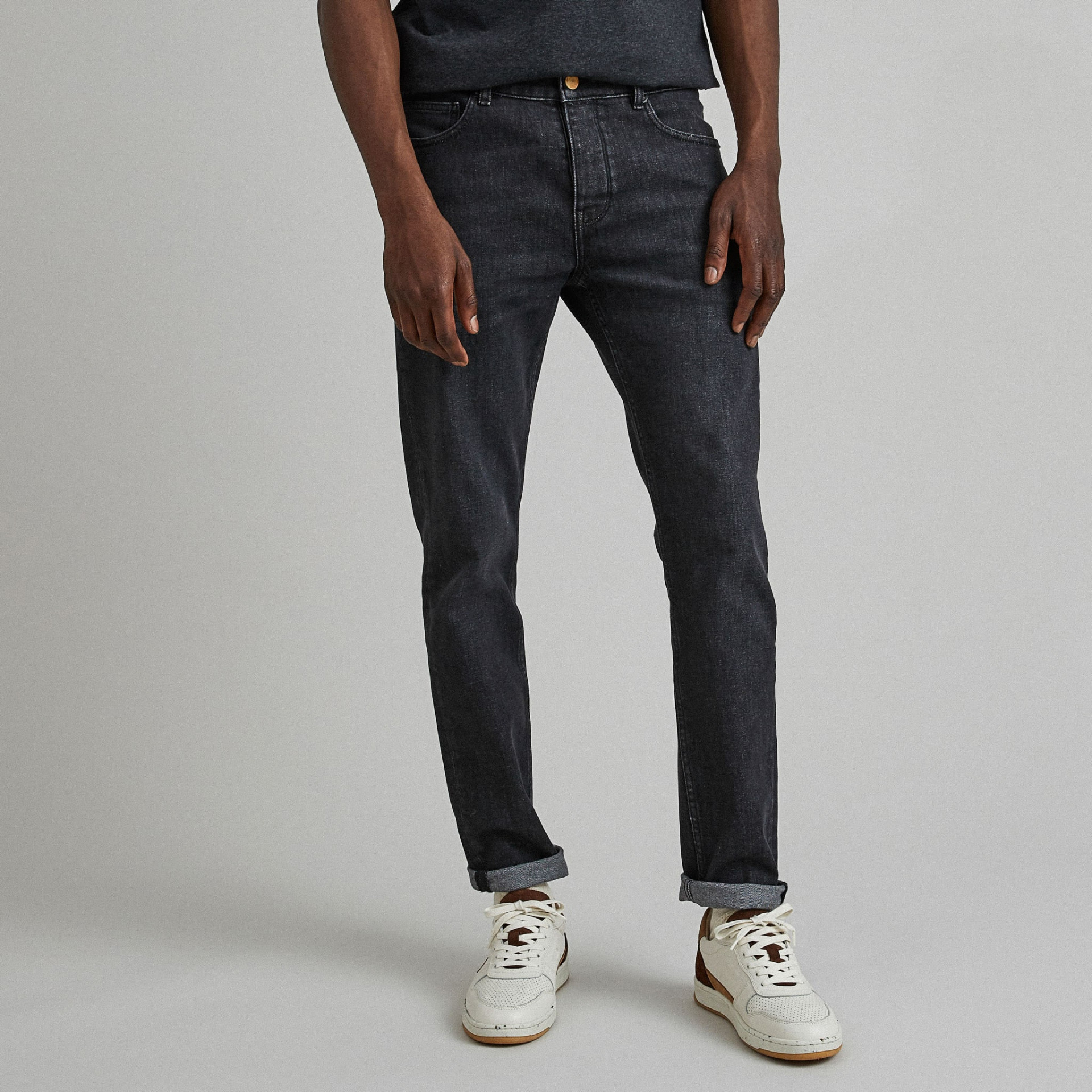 Jean black washed coupe slim végan en coton et polyester recyclé - modèle Denim