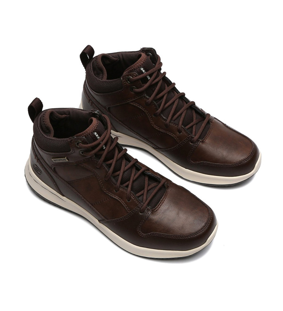 Botas Skechers Delson de couro marrom