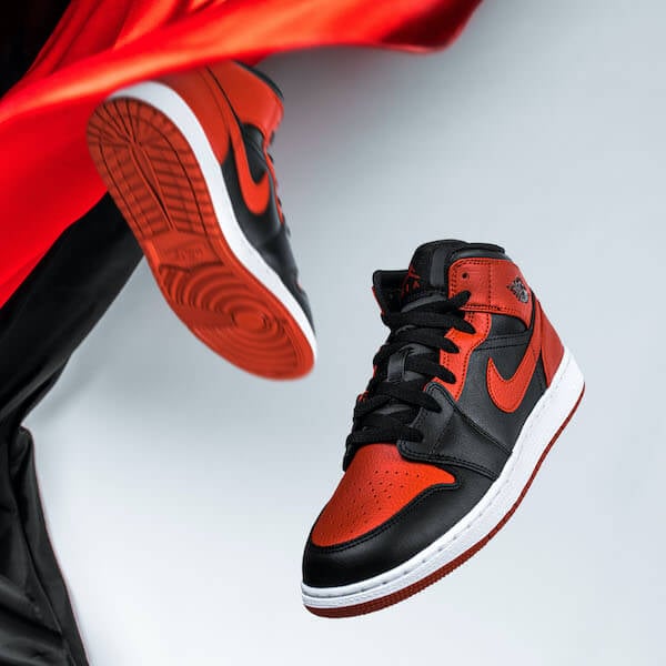 Air Jordan 1 Mid Banned (2020) - 48h Delivery