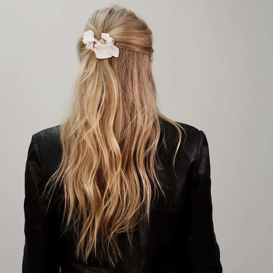 Corinne Leather Bow Big On Hair Clip Cream