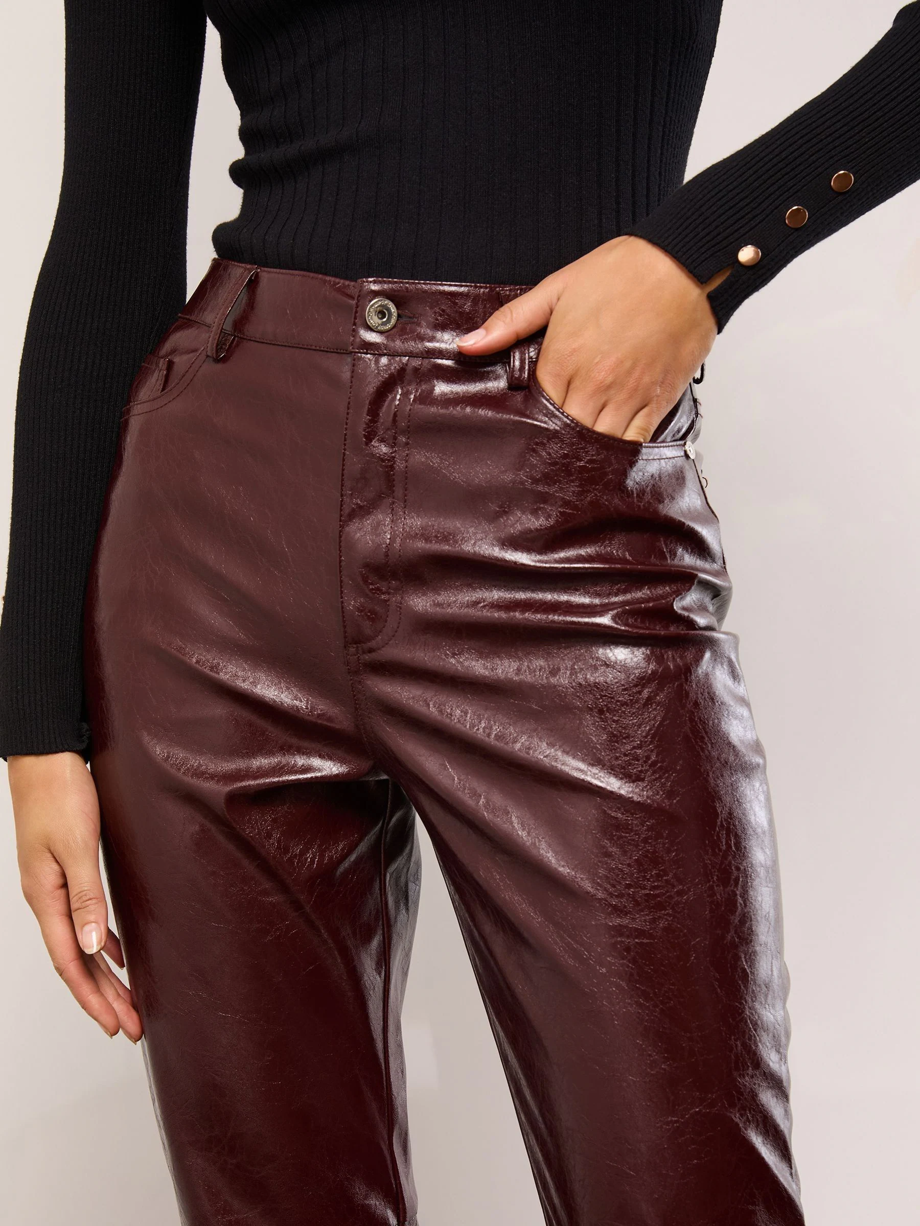 Kersenrood kunstleer - Lipsy broek met rechte pijpen