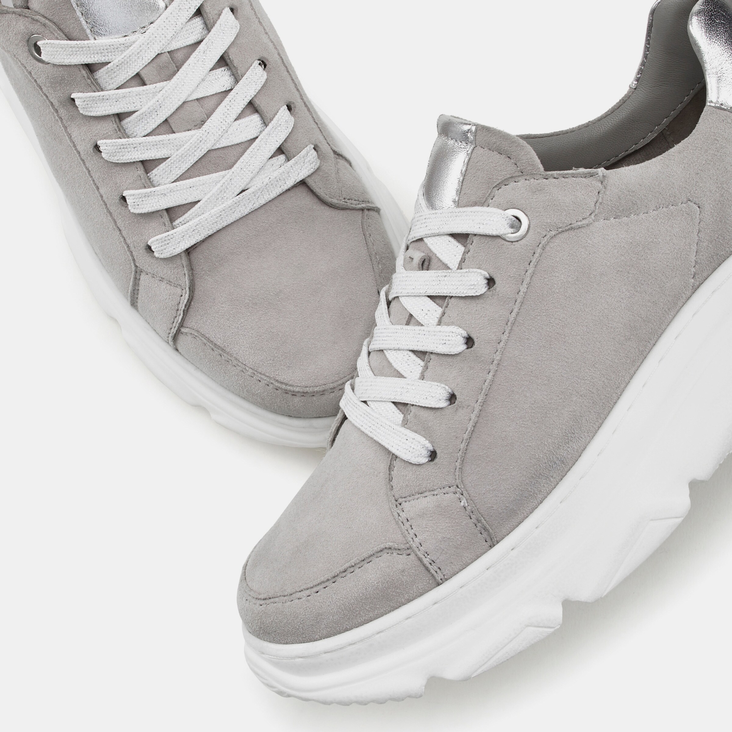 Sneaker