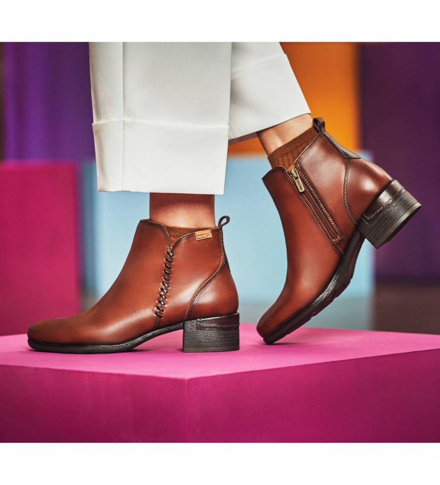 Botas de tornozelo Pikolinos Malaga em couro marrom