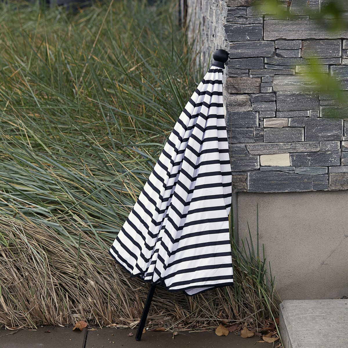 House Doctor - Parasol - Oktogon - Sort Og Hvid - 184X180 CM