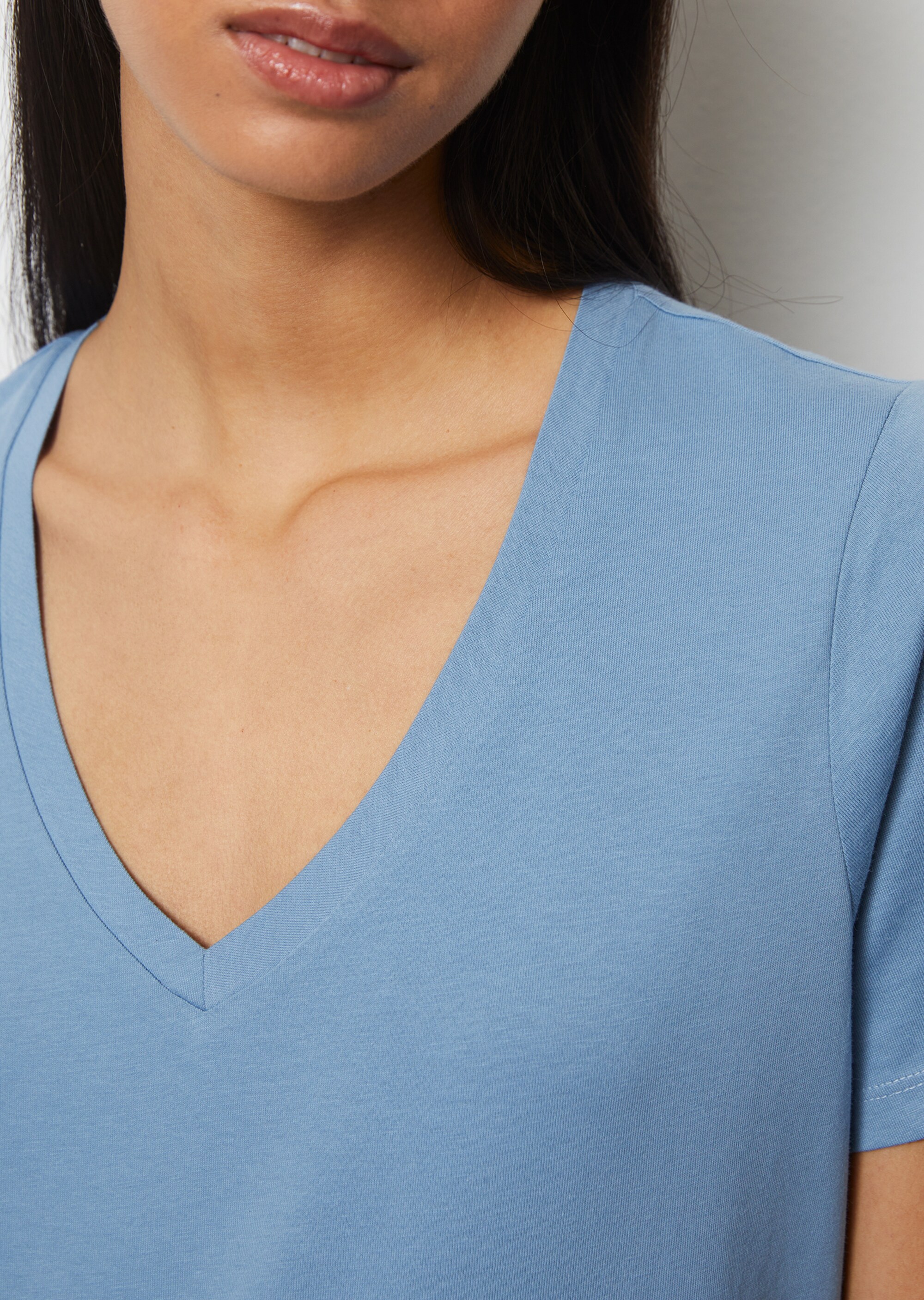 V-Neck-T-Shirt regularaus softem Baumwoll-Jersey