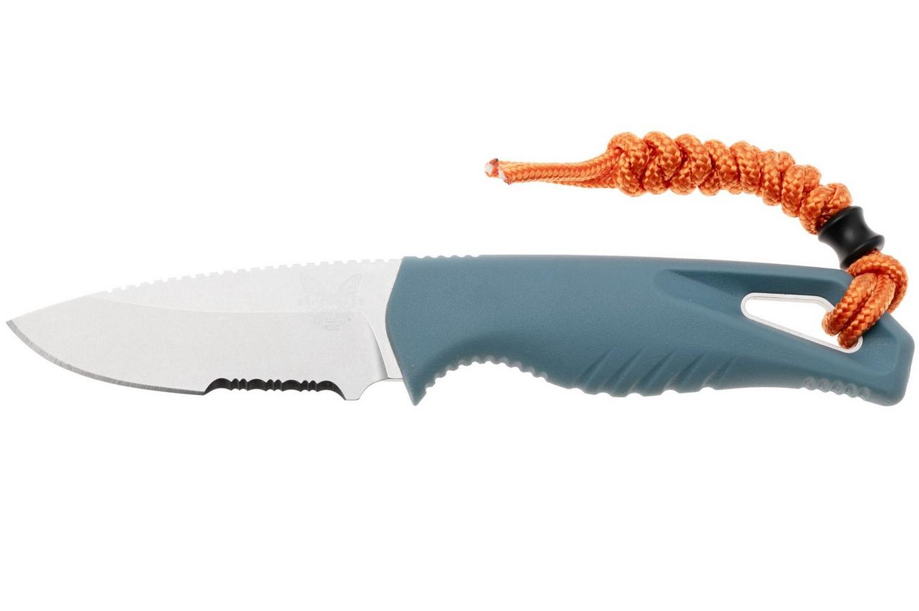 Benchmade Intersect 18050S CPM MagnaCut, Depth Blue Santoprene, Serrated vaststaand mes
