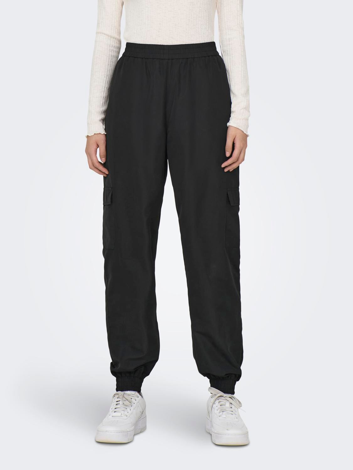 ONLFADUMA Mittlere Taille Normal geschnitten Cargo-Hose Black