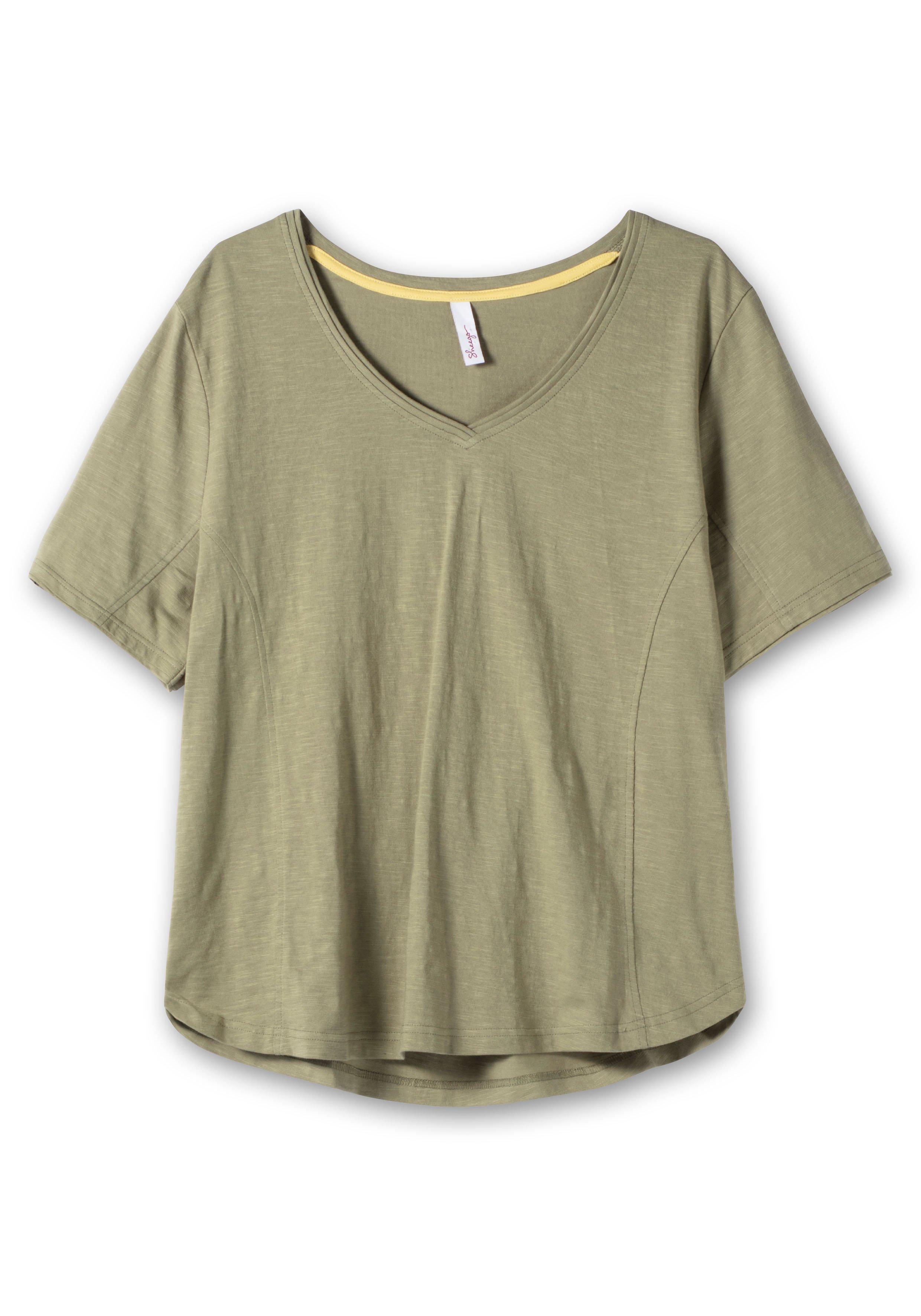 Shirt mit V-Ausschnitt und gerundetem Saum