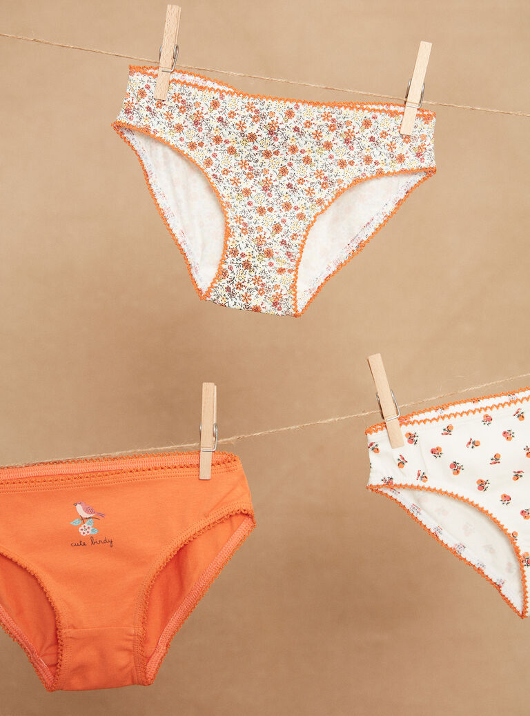 3 culottes écrues et orange à imprimé fleuri, pommes et à motif hirondelles