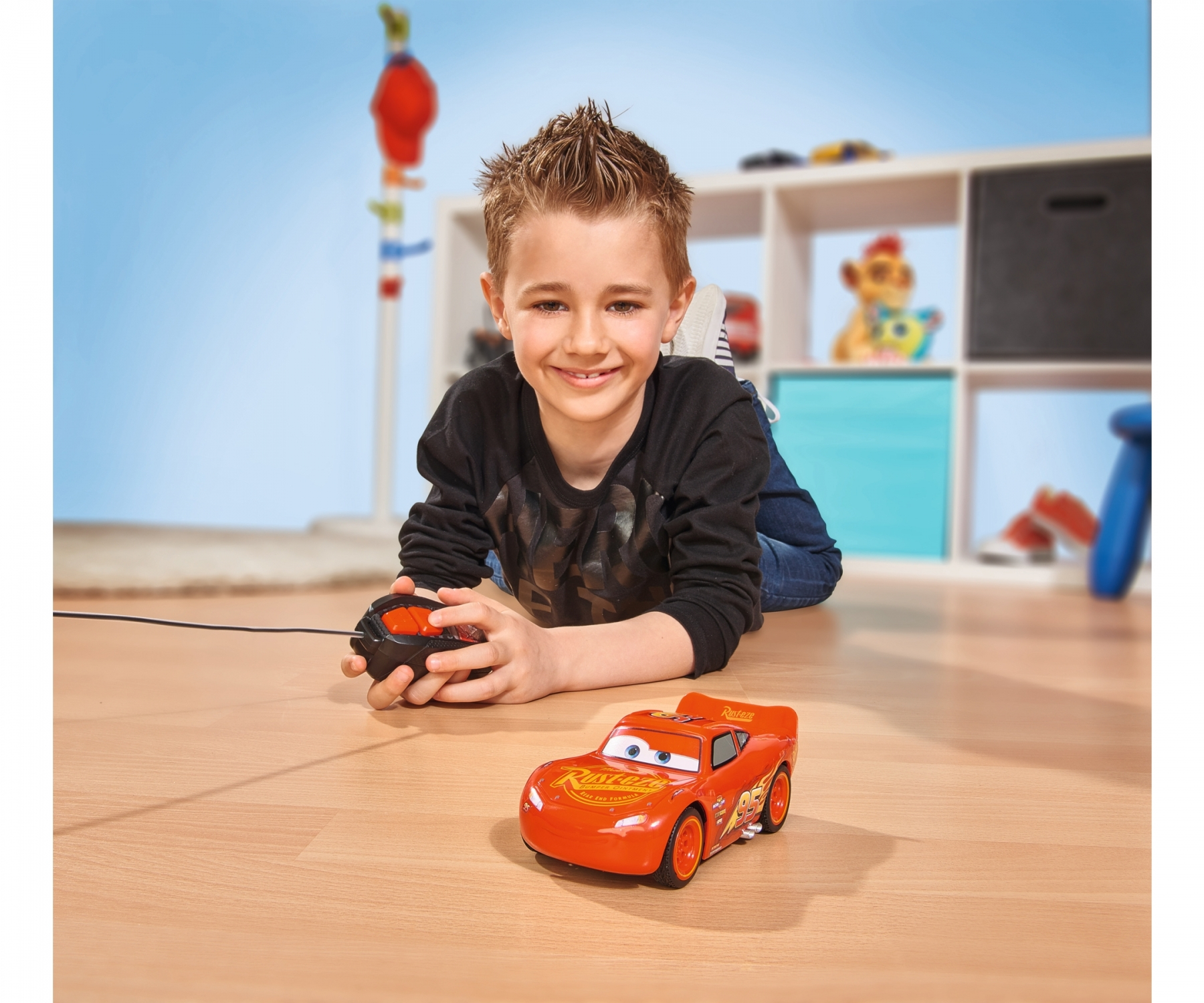 Disney Pixar Cars Ferngesteuertes 27MHz RC Spielzeug Auto Rennwagen Fahrzeug (203081000) Lizenziert - Lightning McQueen