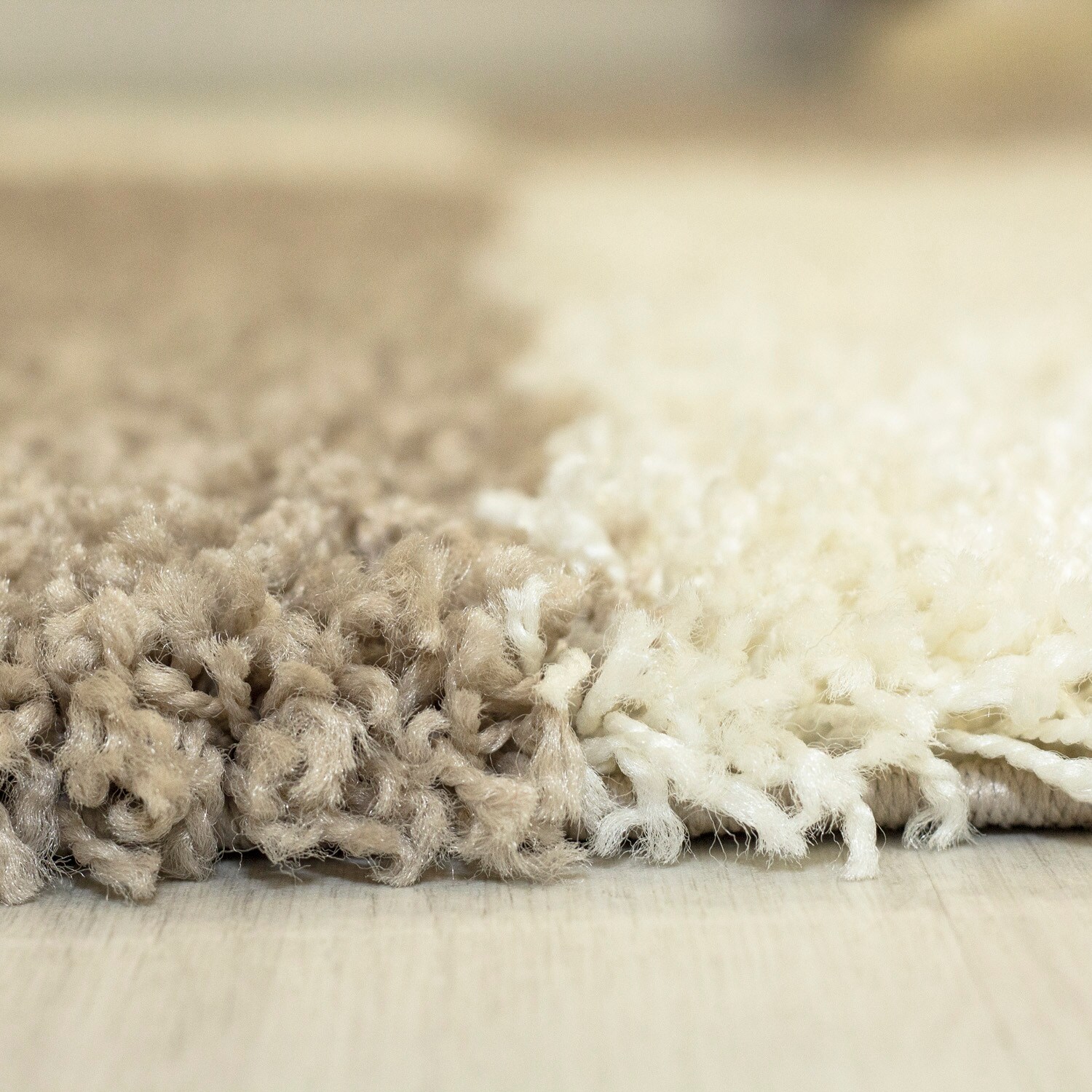 Designer Hochflor Teppich mit Karo- und Linienmuster, Flauschiger Langflor