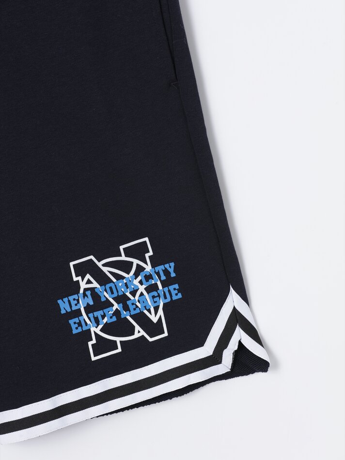 Bermuda esportiva estampada - Azul Marinho Escuro