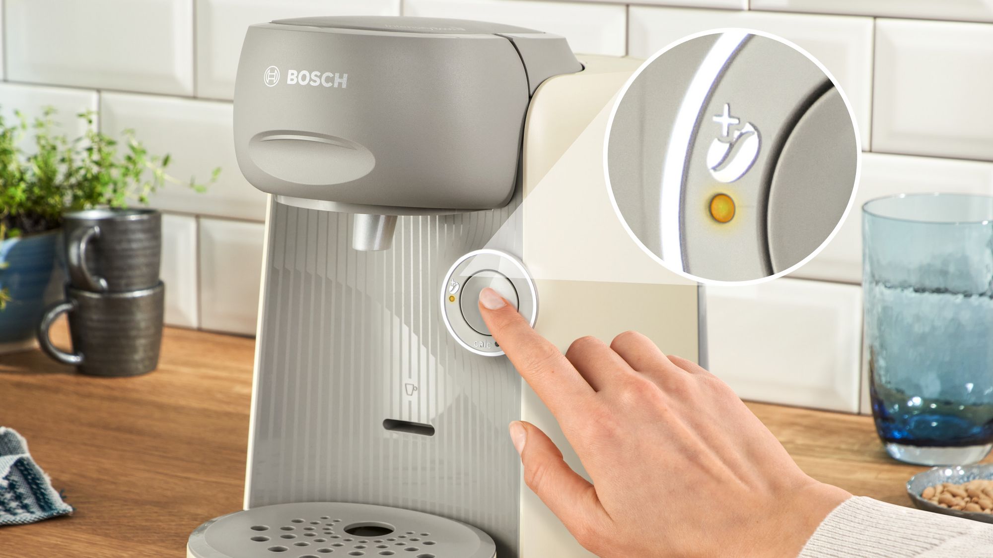 PRODUTO RECONDICIONADO # Máquina de Café Multibebidas TASSIMO FINESSE TAS16B7---B