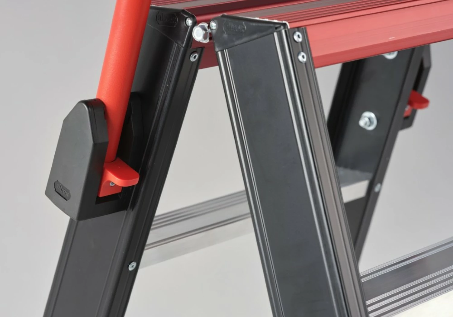 Altrex Taurus TDO 5 Dubbele trap - Aluminium met coating - 2 x 5 treden - max. werkhoogte 3.20 m.