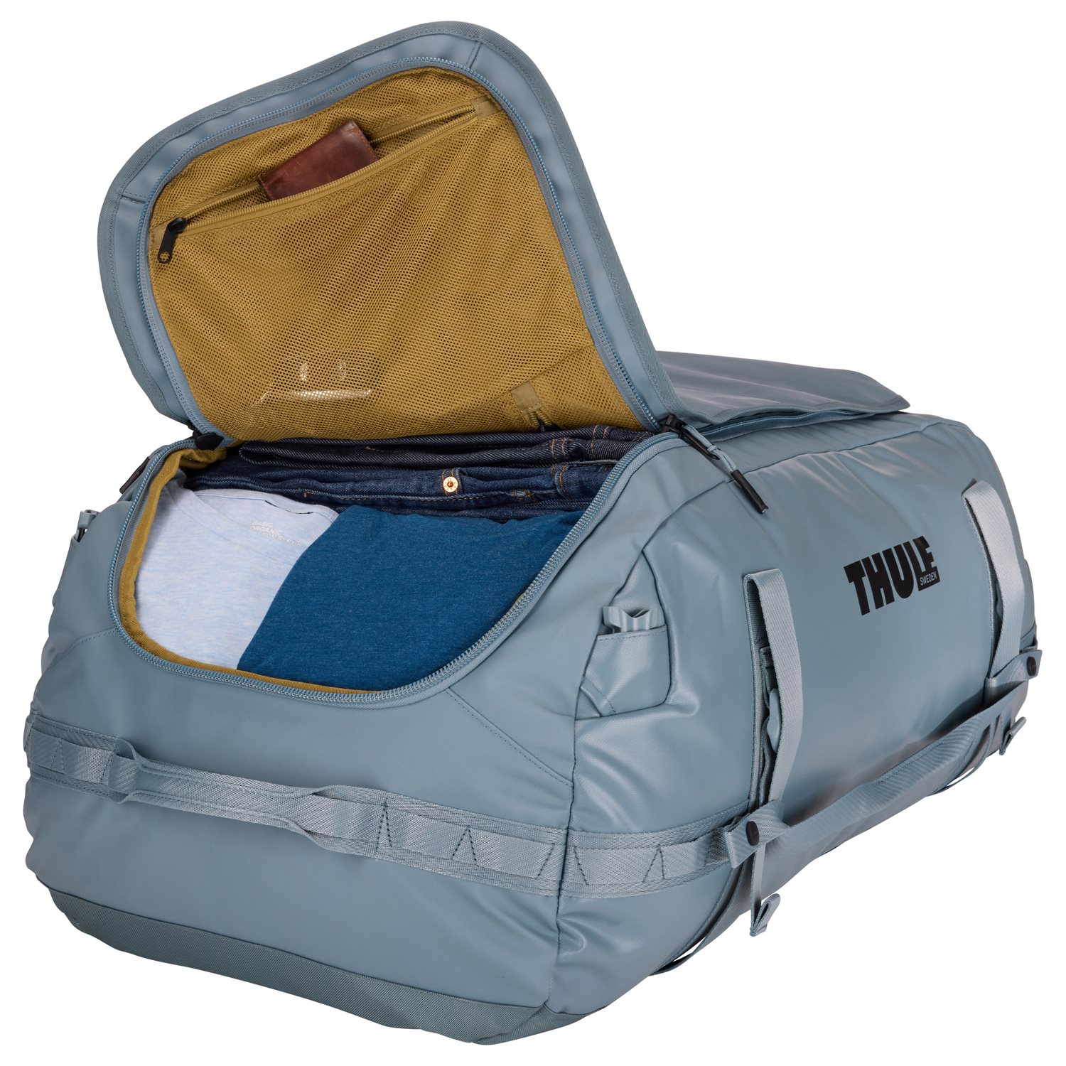 Thule Chasm Duffel 90L pond