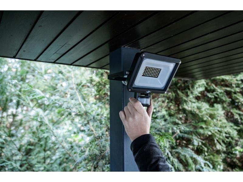Brennenstuhl Scheinwerfer LED JARO 4060 P 30 W LED Strahler mit Bewegungsmelder