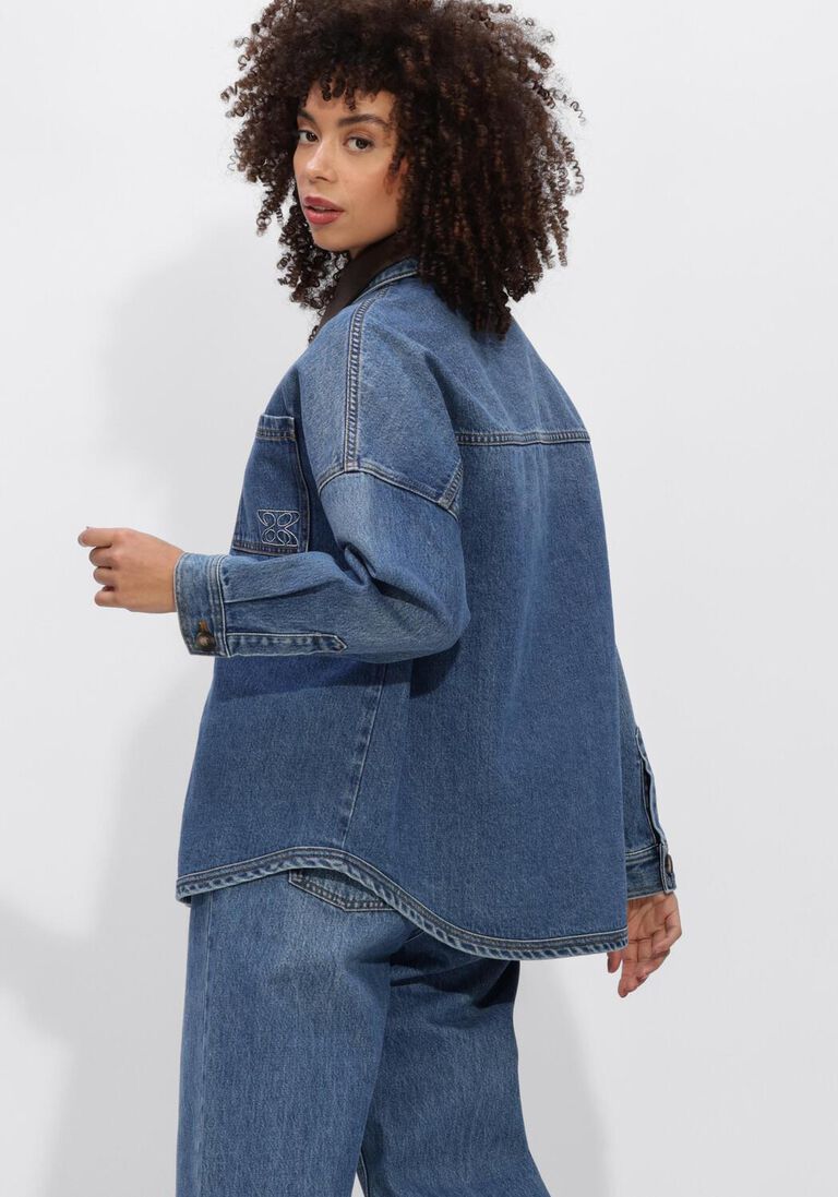 blauwe studio ar spijkerjas ligia denim
