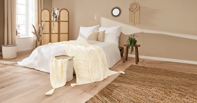 Primera Tagesdecke »Kuscheldecke Boho« mit trendigen Bommeln