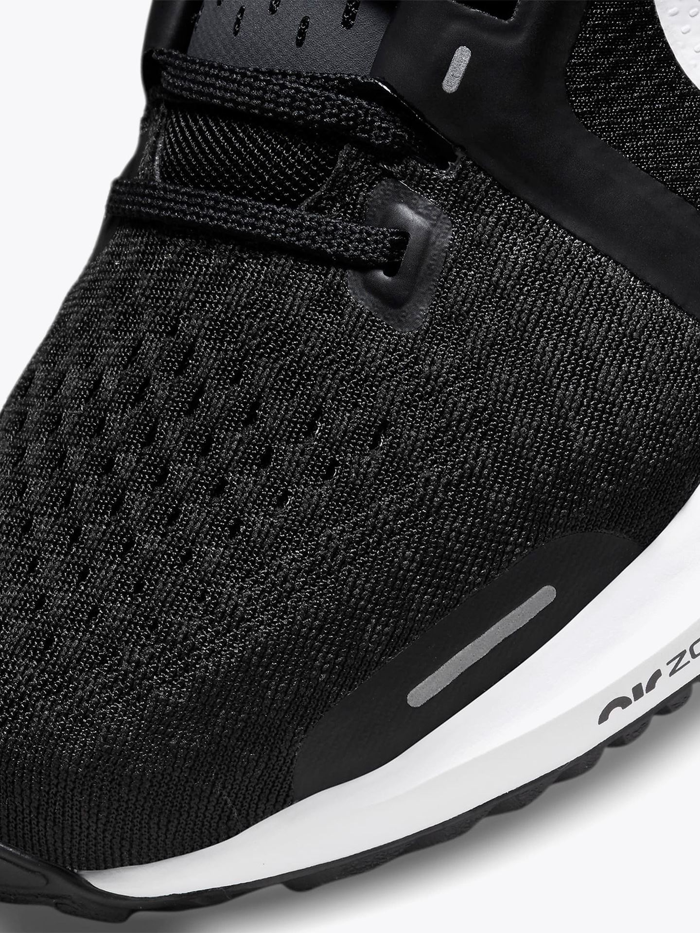 Air Zoom Vomero 16