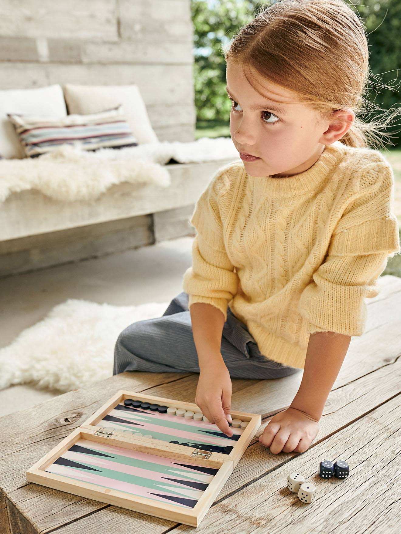 Suéter amarelo liso, liso, de tricô com babados, tamanho médio, para menina.