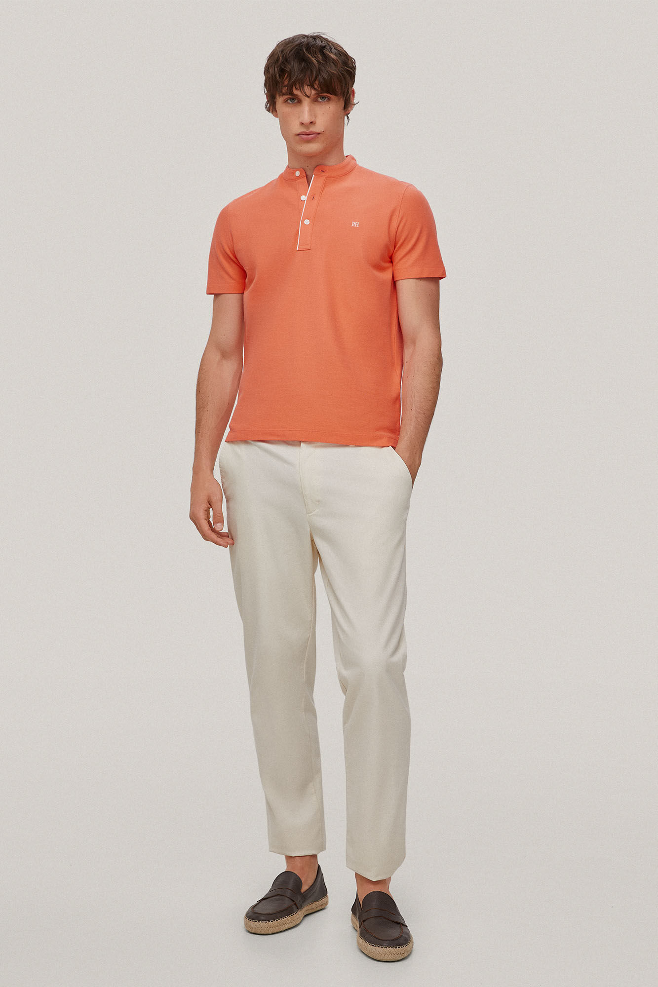 Camisa polo com gola mandarim e acabamento anti-odor - Vermelha