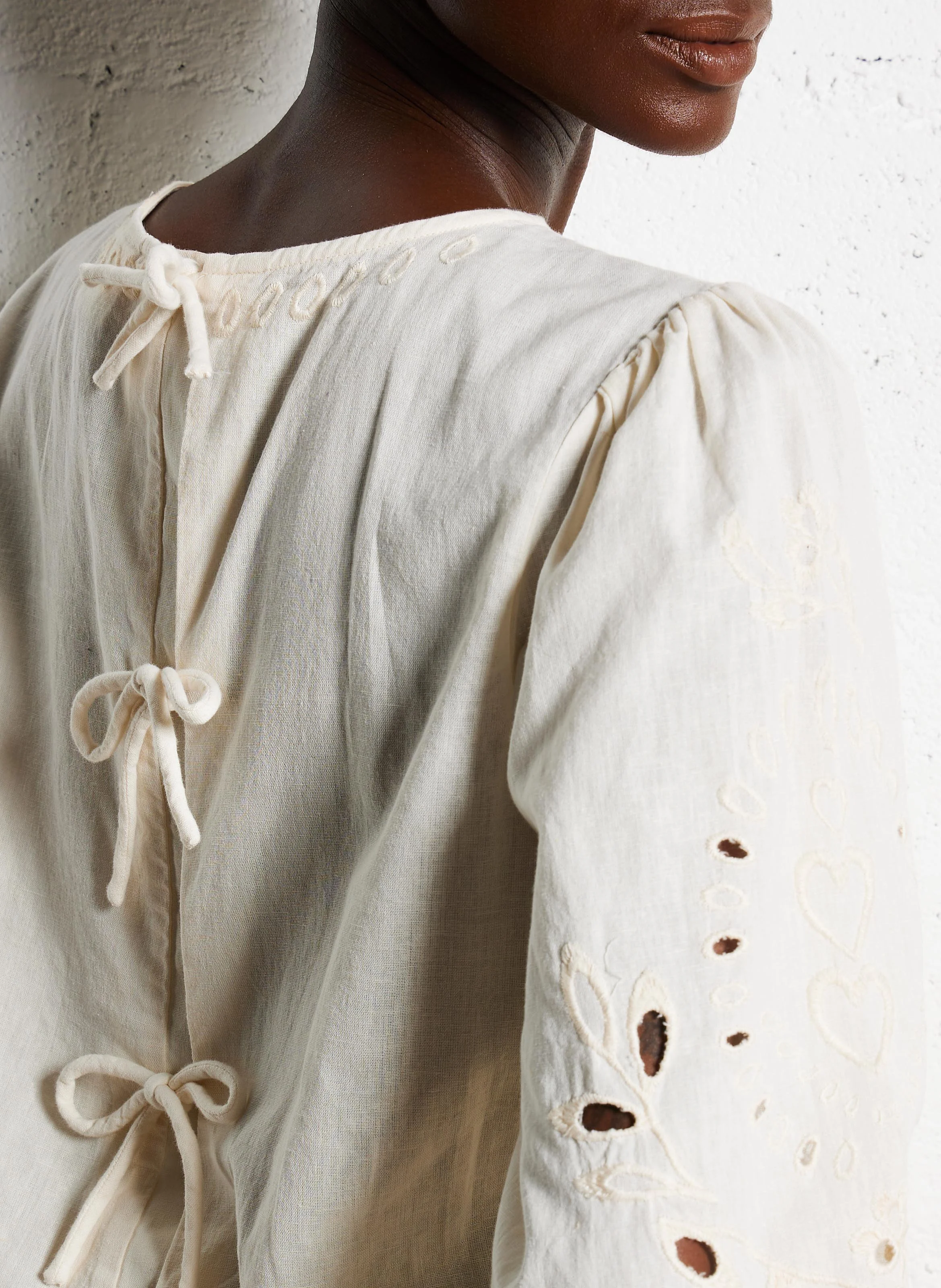 ASTERIS - Blouse droite en coton bio mélangé brodé | Blanc