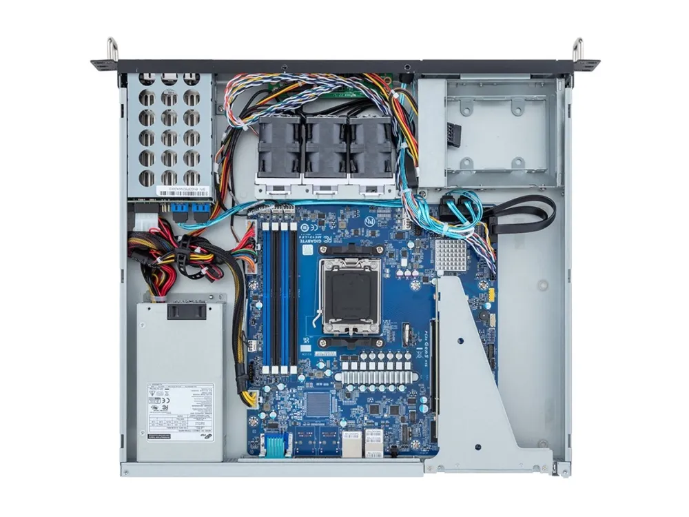Gigabyte R113-C10-AA01 - Server - rack-monterbar 1U - envejs - uden CPU - RAM 0 GB - SATA - hot-swap 2.5