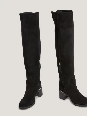 Botas de camurça acima do joelho