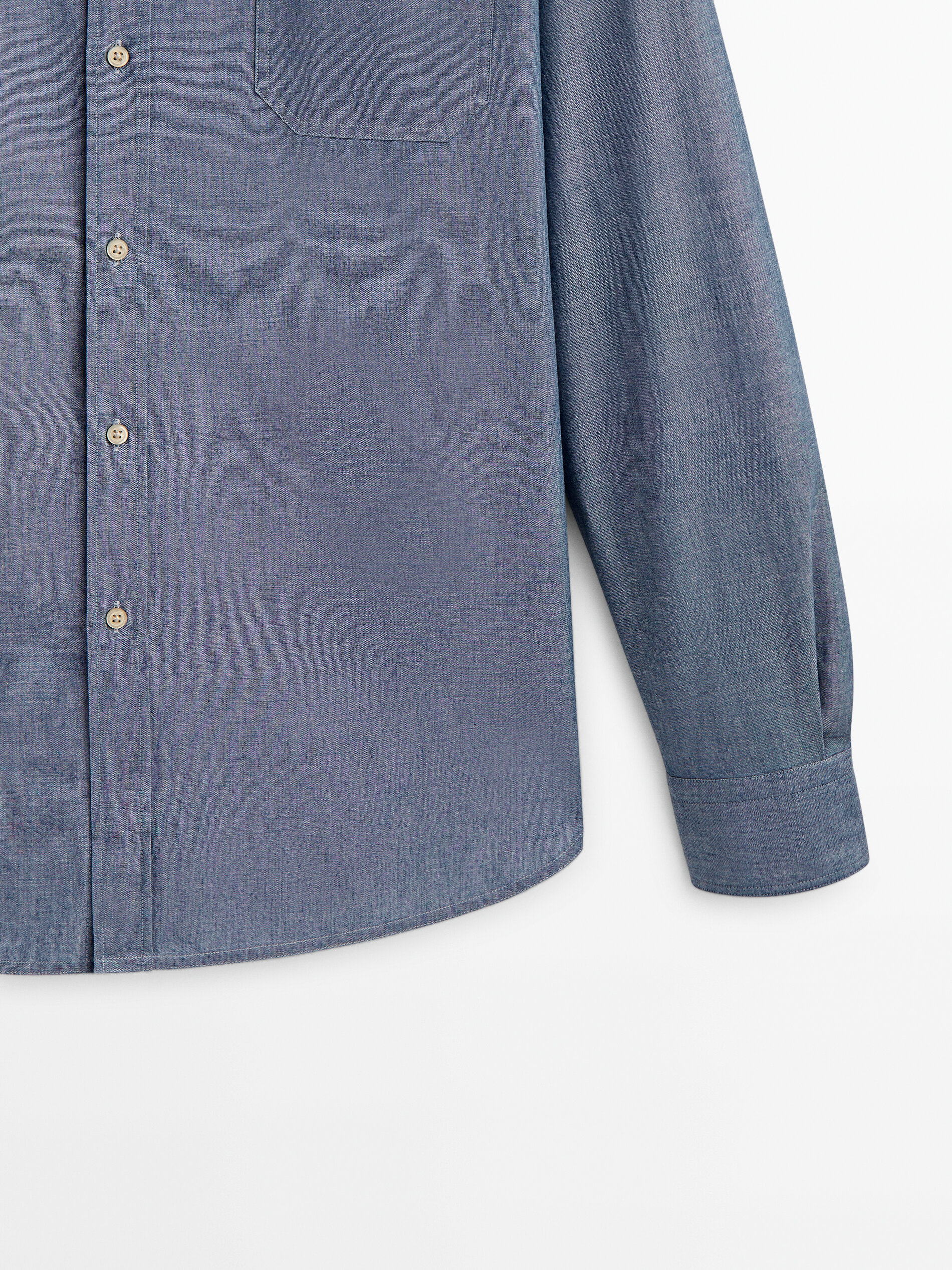 Camisa jeans chambray com bolsos, modelagem regular - Azul Claro