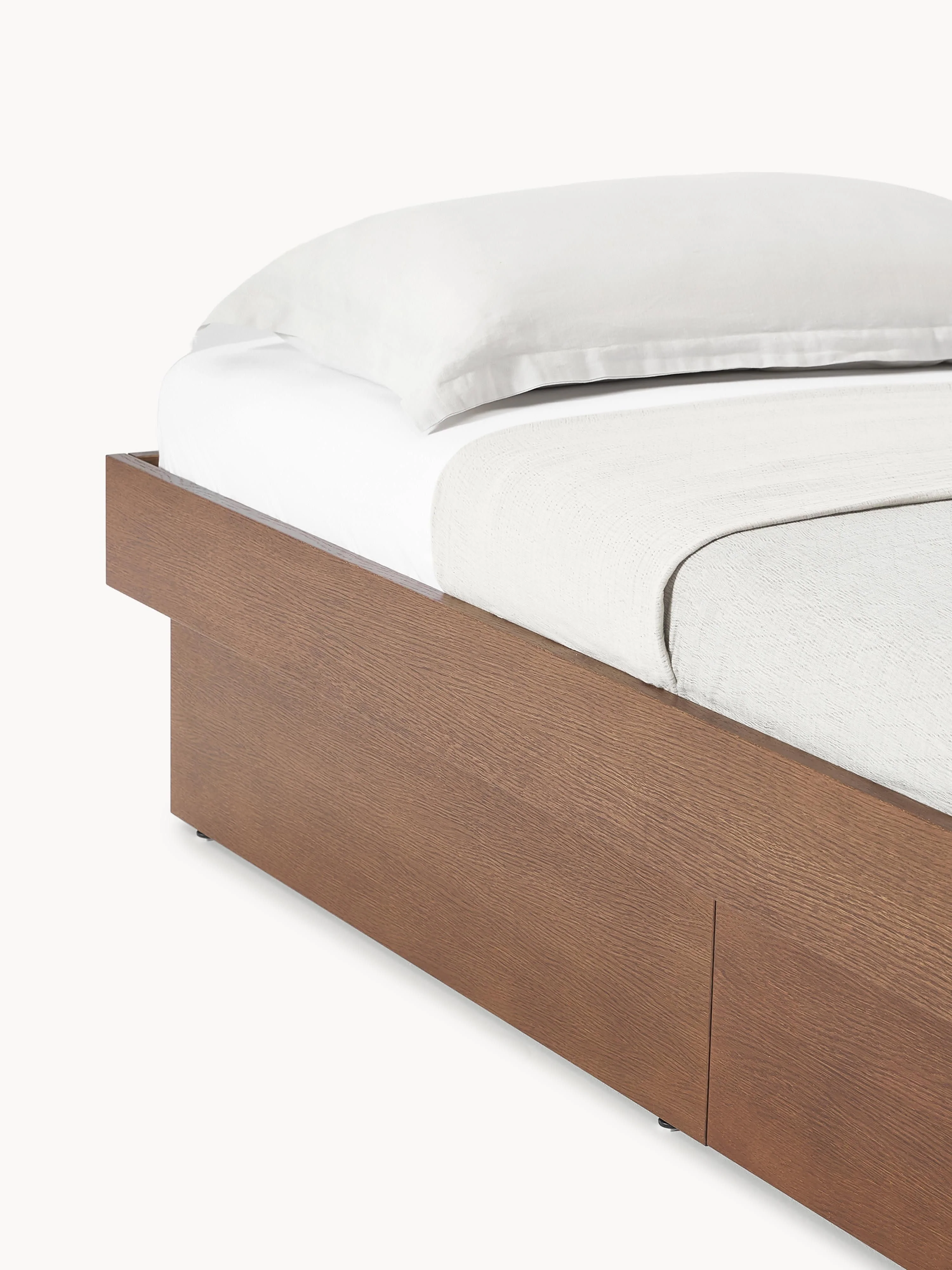 Houten bed Sato met lades