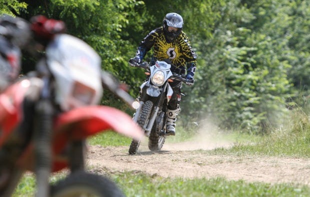 Enduro Fahrtraining für Frauen Hof