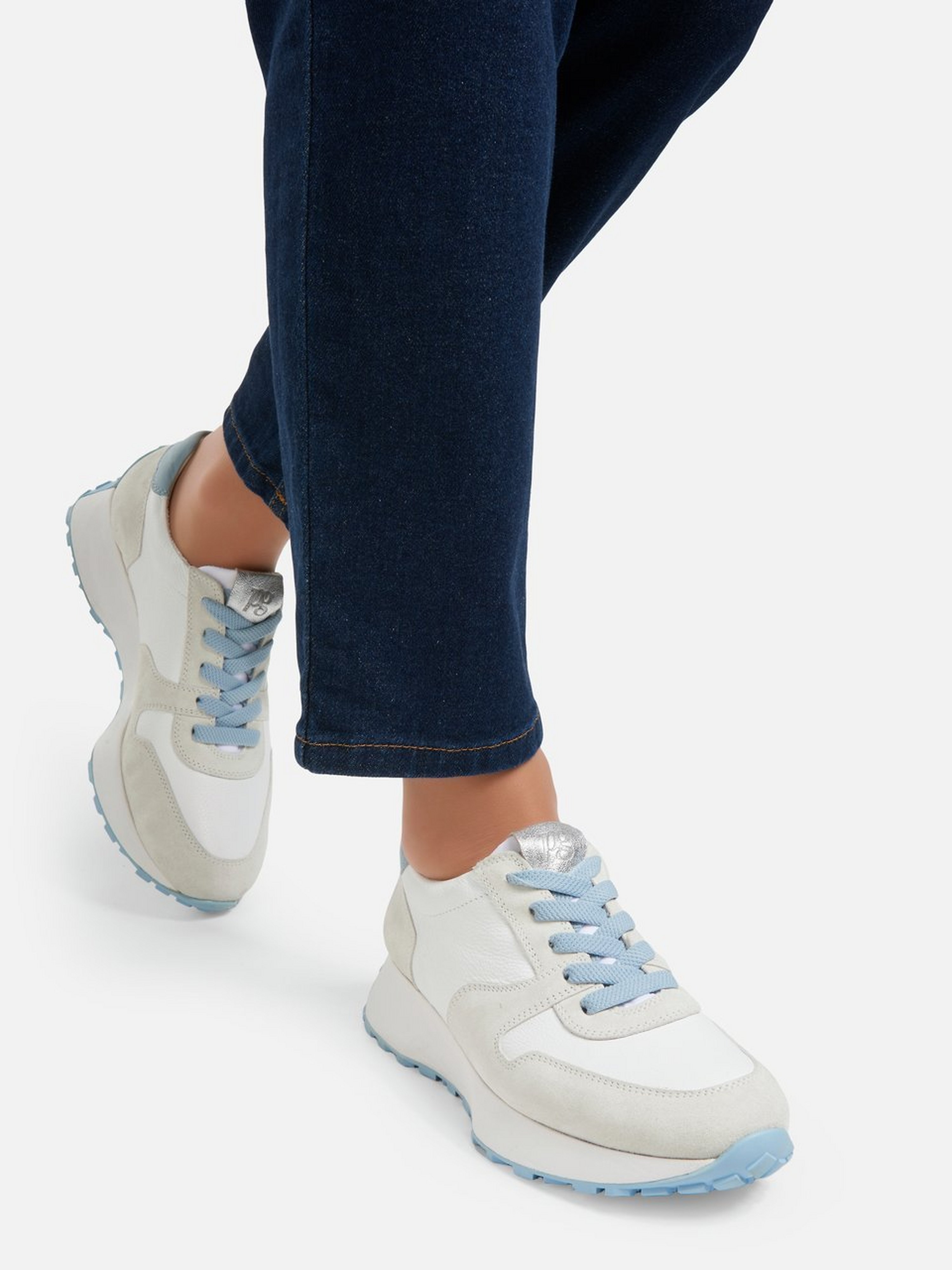 Sneaker