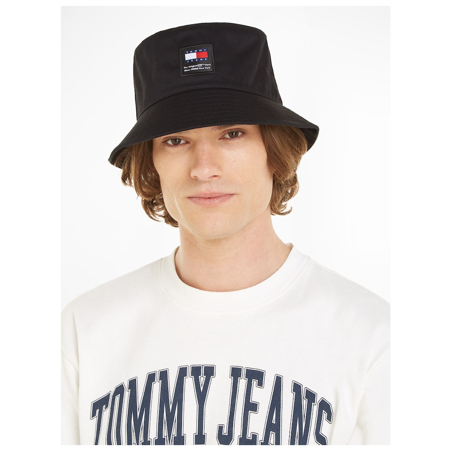 Tommy Jeans TJM MODERN PATCH BUCKET HAT