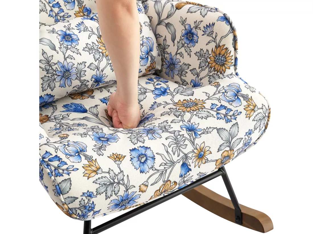 Fauteuil à bascule en velours avec construction métallique et en bois pour une expérience de chambre confortable