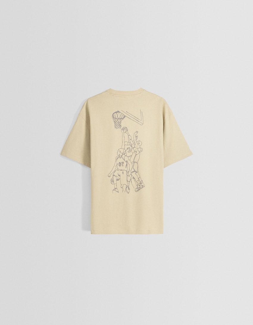 Camiseta de manga curta com estampa e modelagem quadrada
