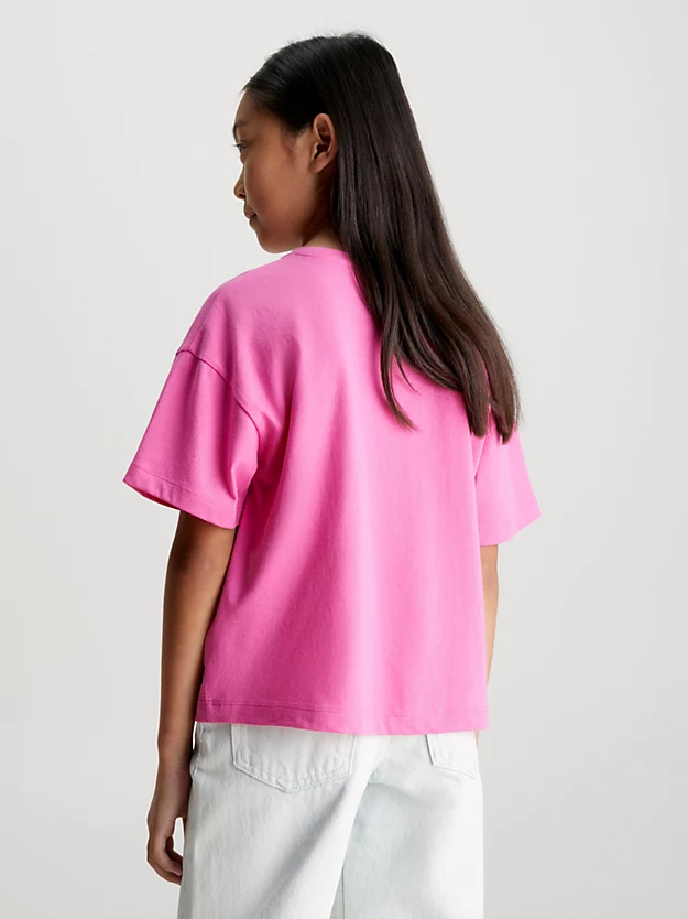 Camiseta com logo de corte quadrado