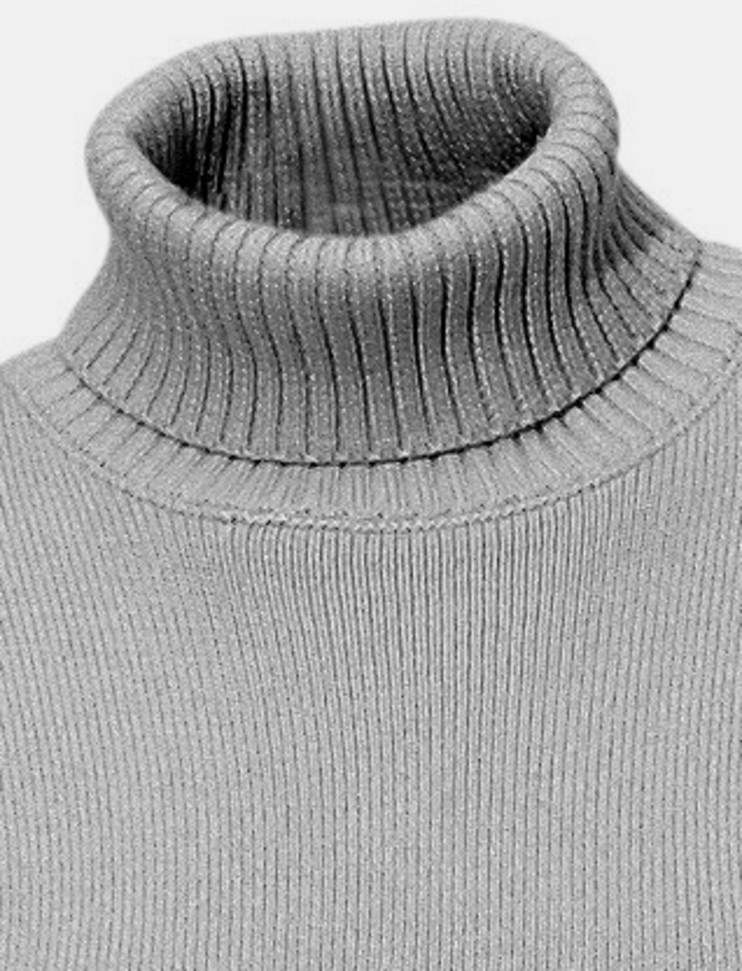 Rollkragen-Pullover