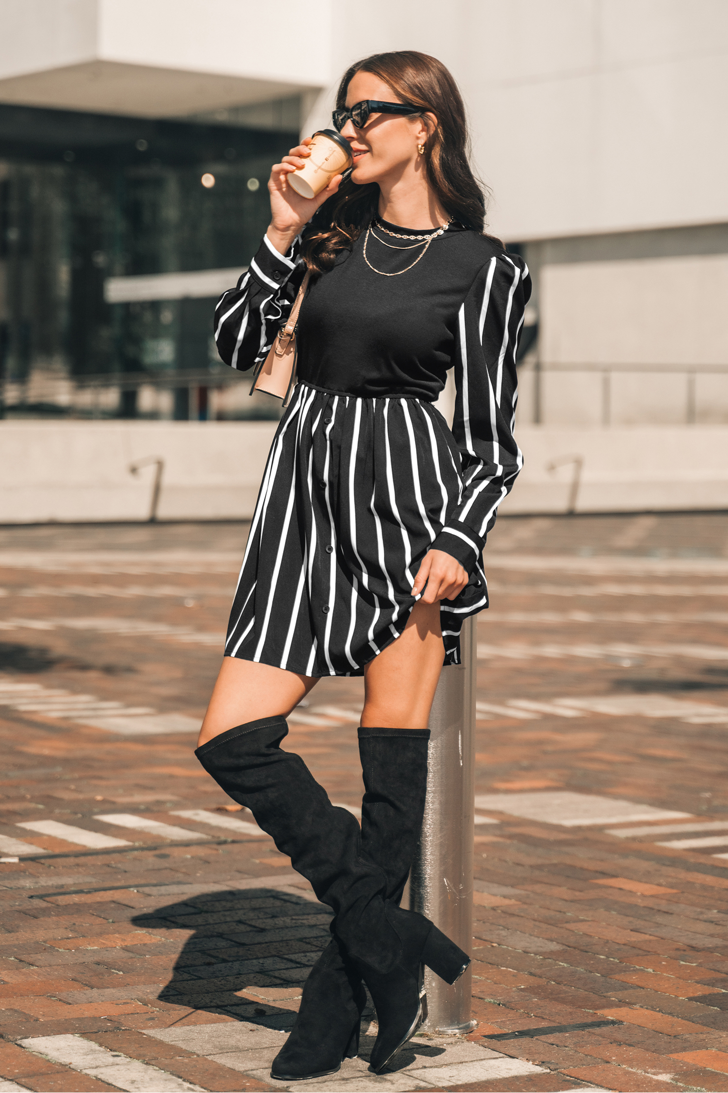 Robe mini à rayures et col rond