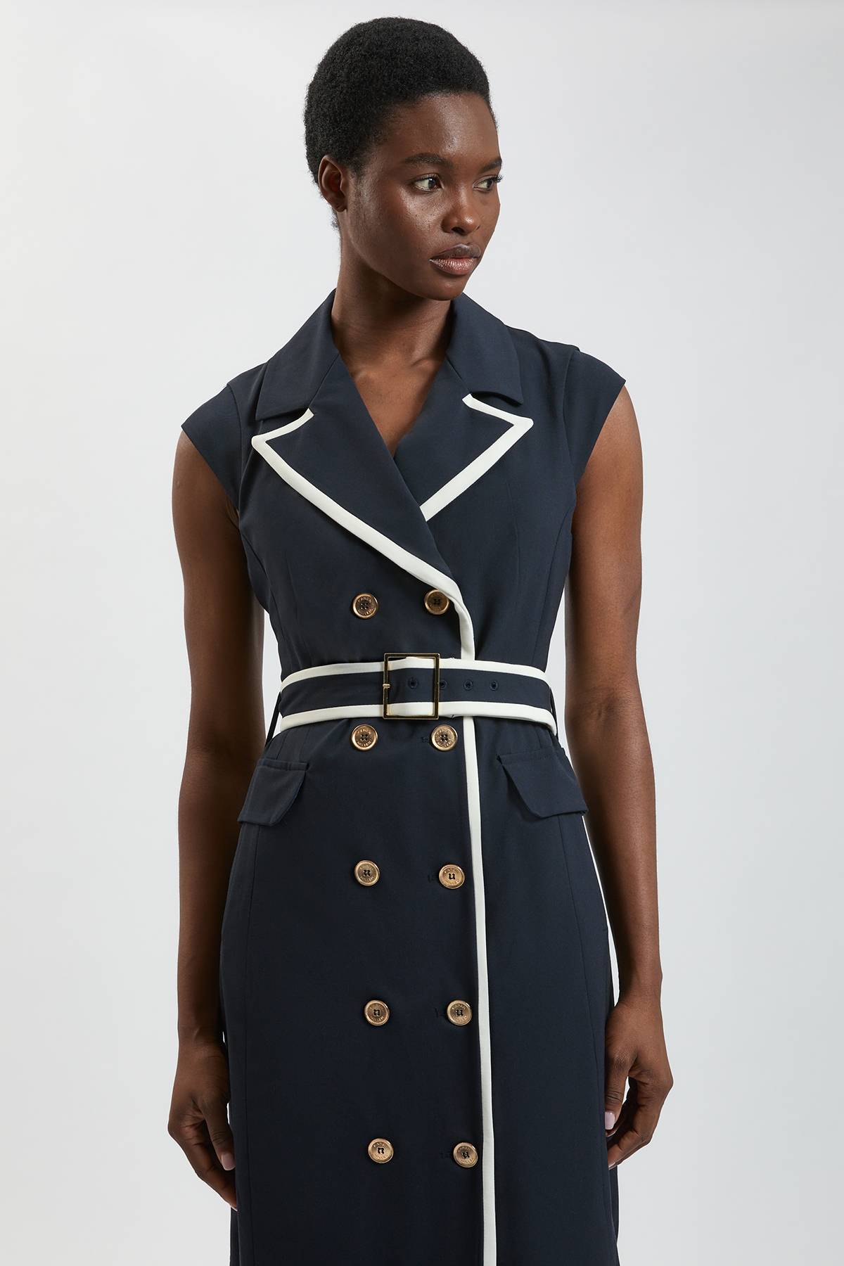KarenMillen Robe Midi Ajustée Cintrée À Double Boutonnage En Stretch Compact Avec Liseré Contrastant