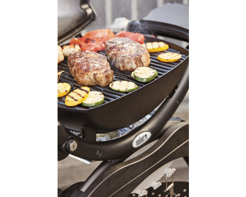 Weber Q 1200 Zwarte gasbarbecue, 1 roestvrijstalen brander 2,49 kW, grilloppervlak 43 x 32 cm, grillrooster van gietijzer, deksel en behuizing van gegoten aluminium, inclusief geïntegreerde thermometer, elektronische ontsteking, twee uitklapbare zijt