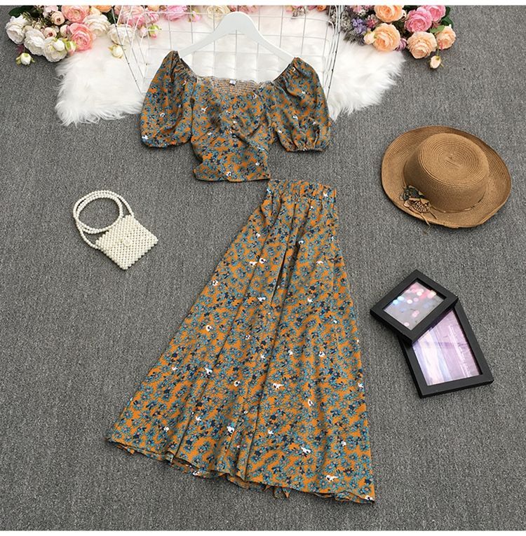 Dudu - Set: Blouse met korte mouwen en bloemenprint + Midi A-lijn rok