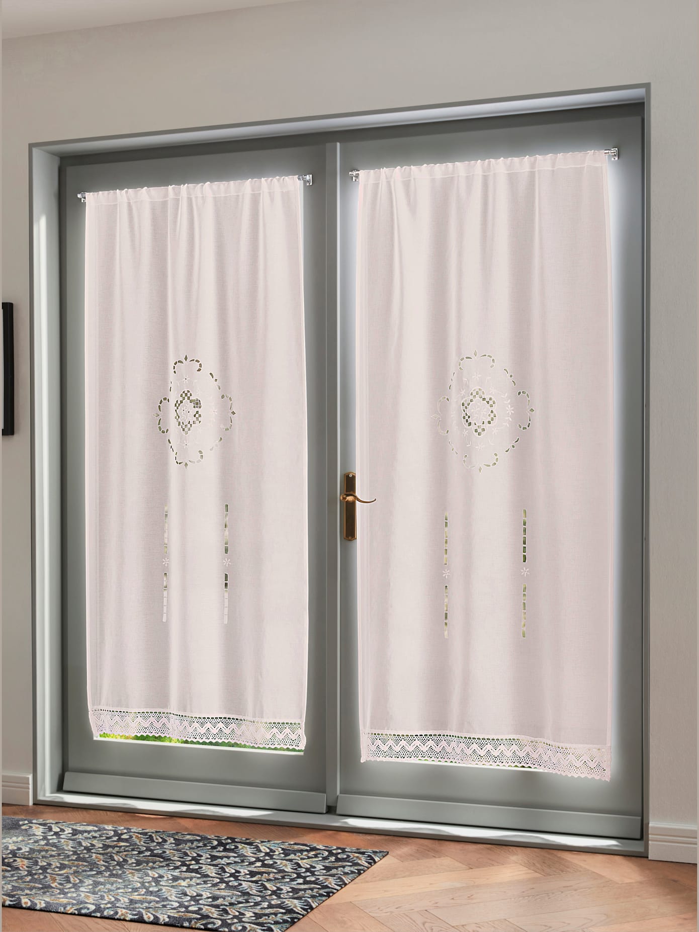 Voilage porte ou fenêtre broderie ajourée de qualité