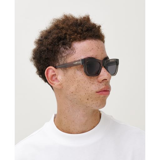 MessyWeekend New Dylan Solbriller, Grey/Crystal Grey