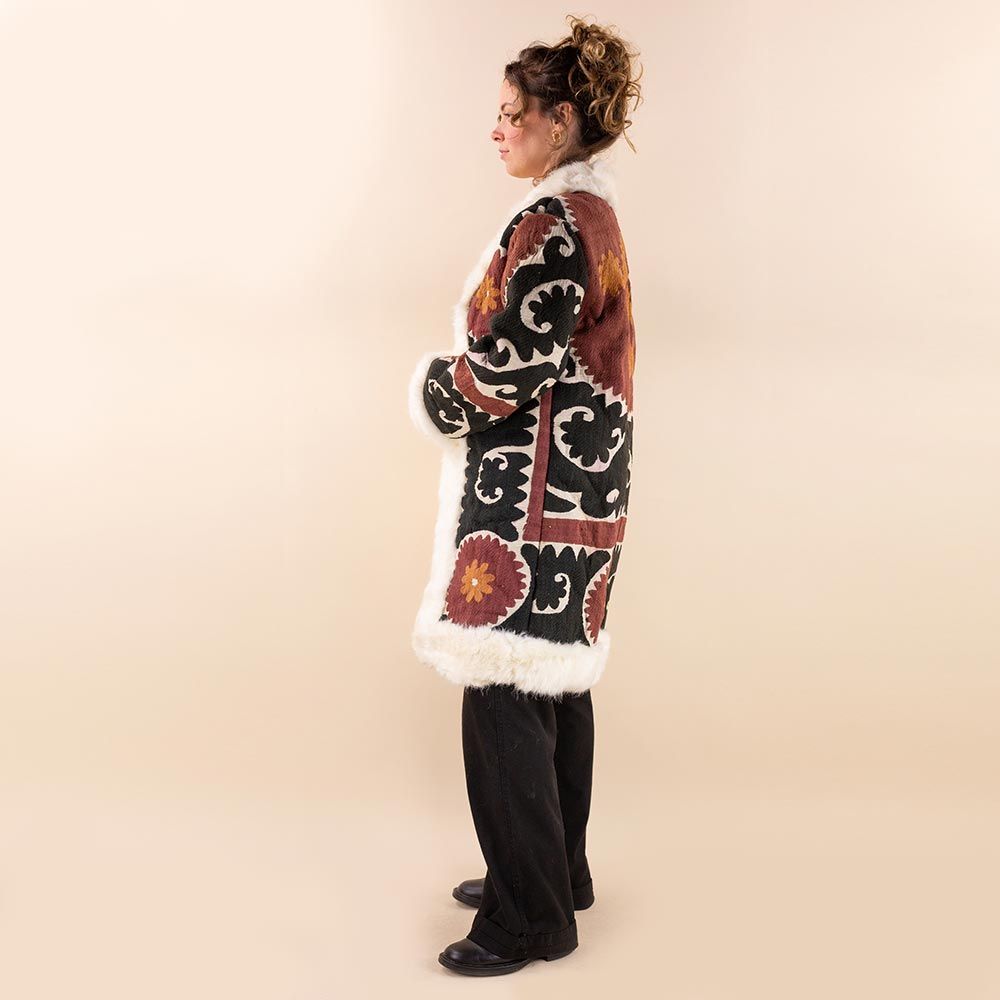 Afghan coat Saida zwart bruin suzani