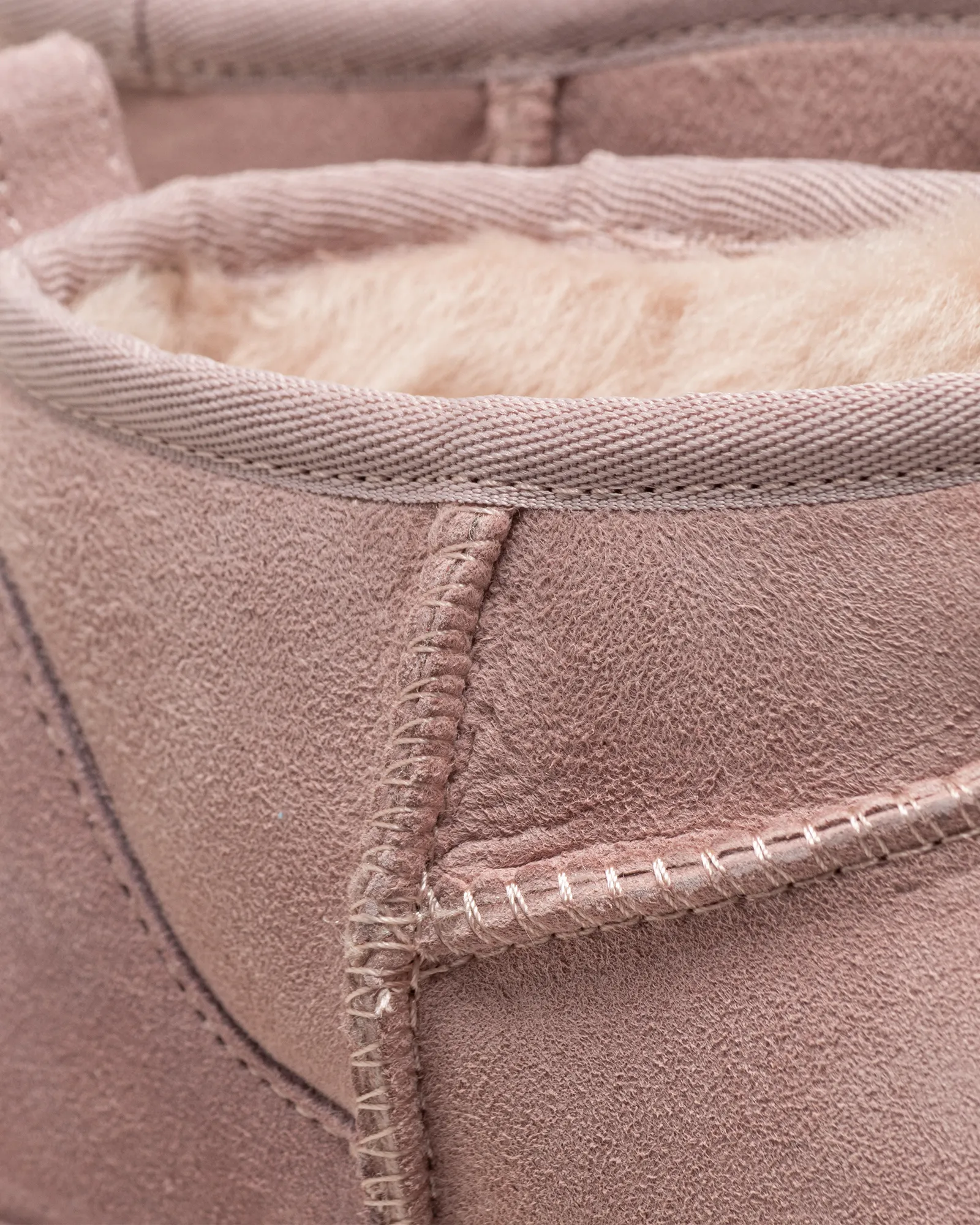 UGG WMNS CLASSIC ULTRA MINI