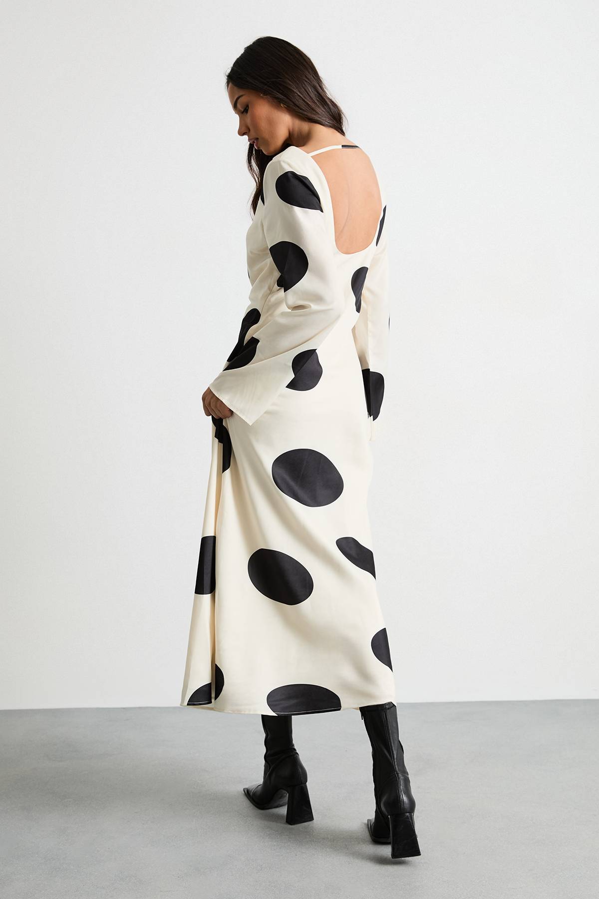 Warehouse Robe Maxi à Manches Longues et Dos Échancré à Pois